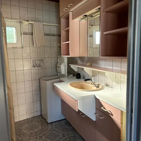 Maisonnette Piscine 2/4 Personnes *